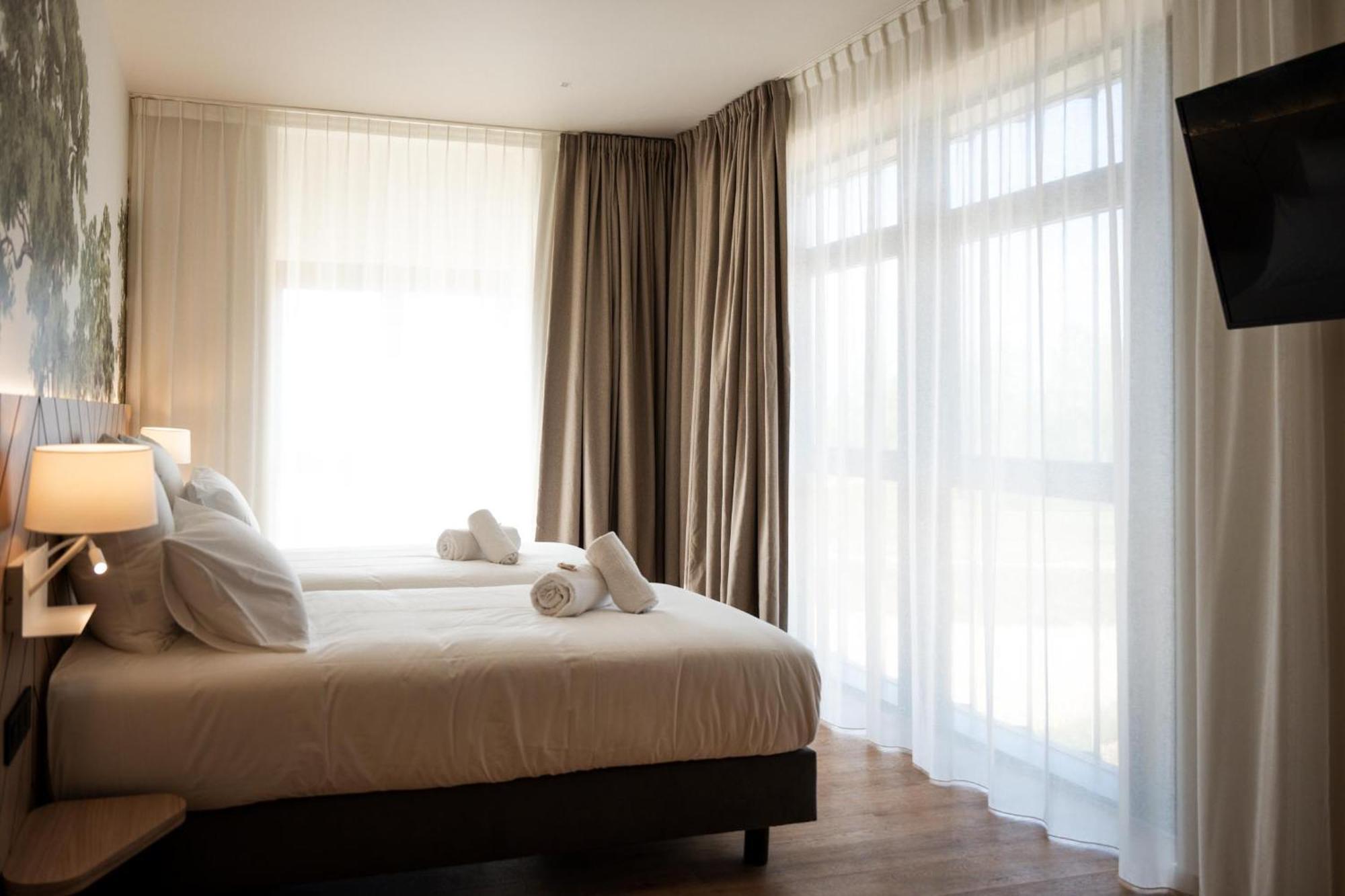 Bo Hotels Ambronay Zimmer foto